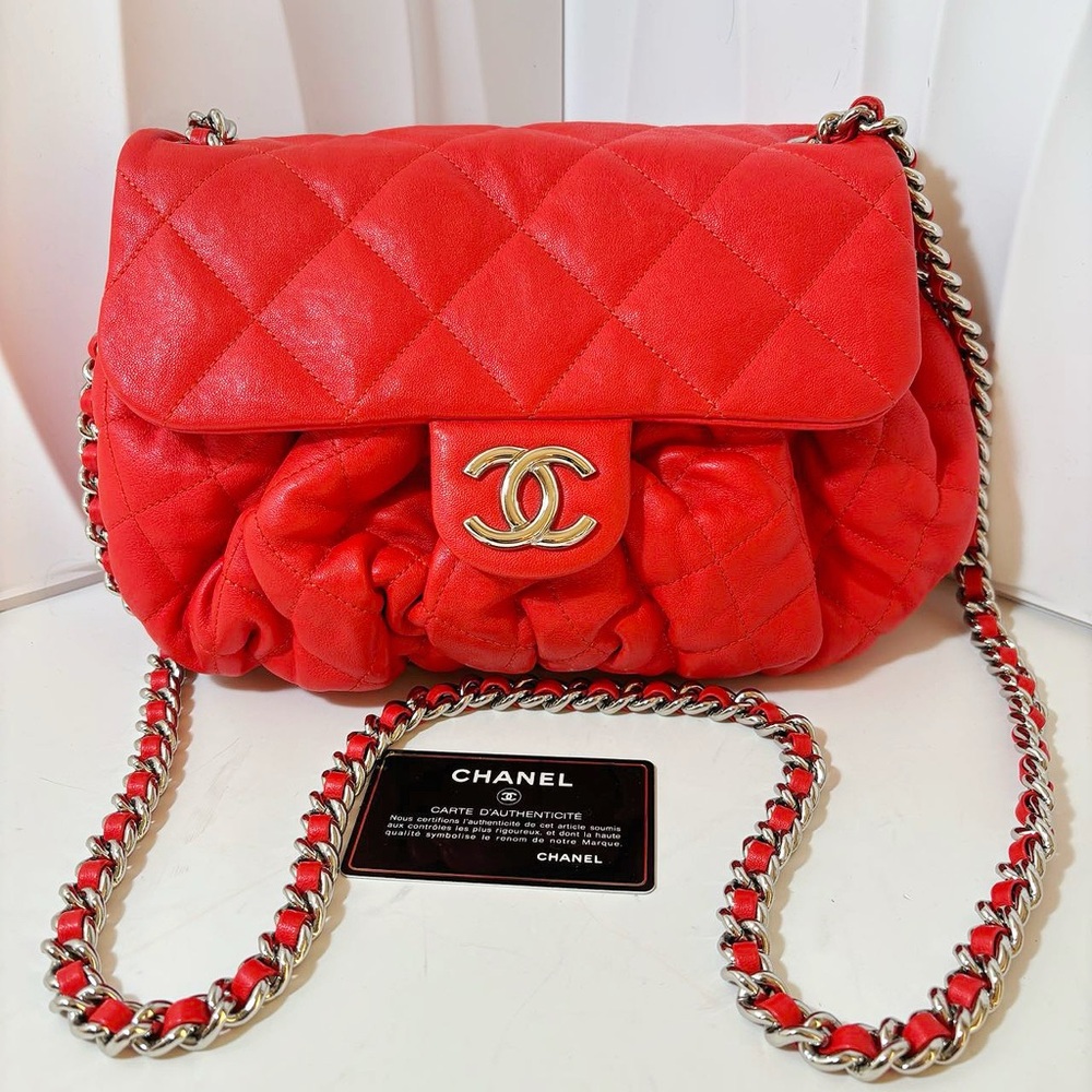 Chanel Red Quilted Leather Flap Bag with Gathered Details - Picture 1 of 11